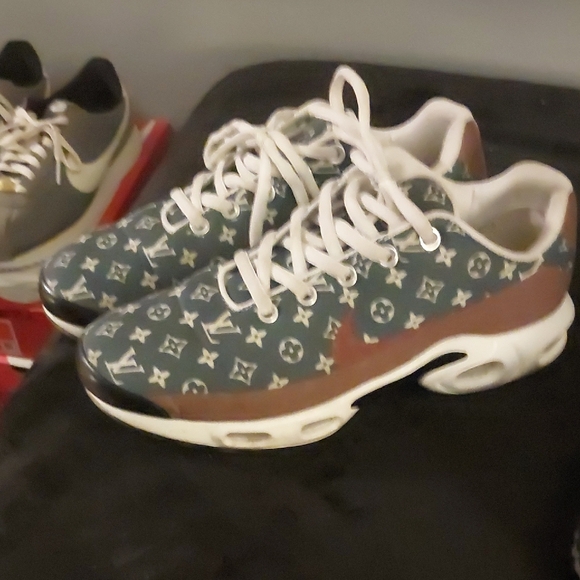 Louis Vuitton Monogram Blue and White Sneakers - Picture 3 of 4